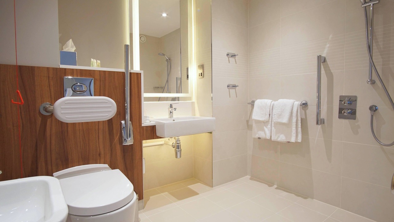 Photo of Bathroom in Paisley