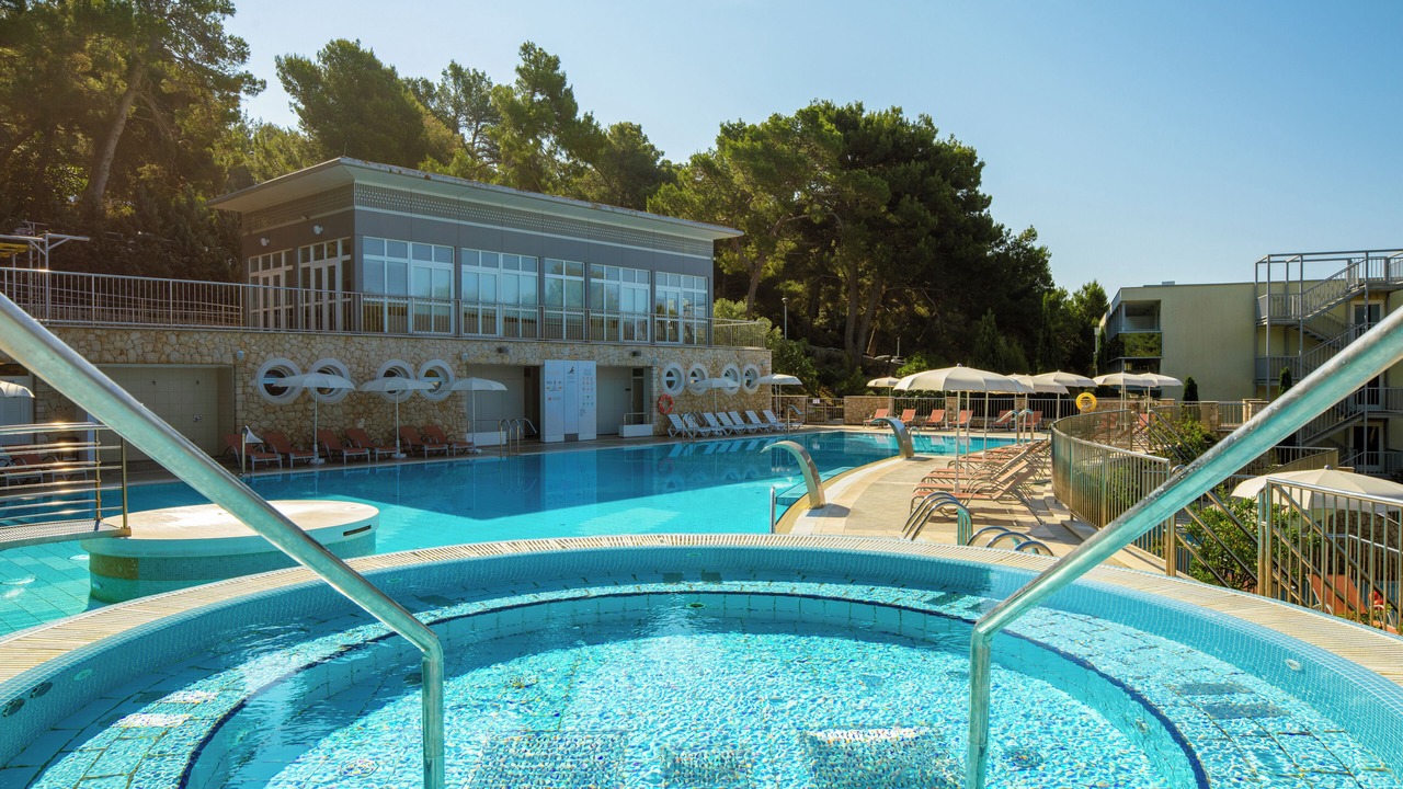 Photo of Outdoor in Cove Murtar