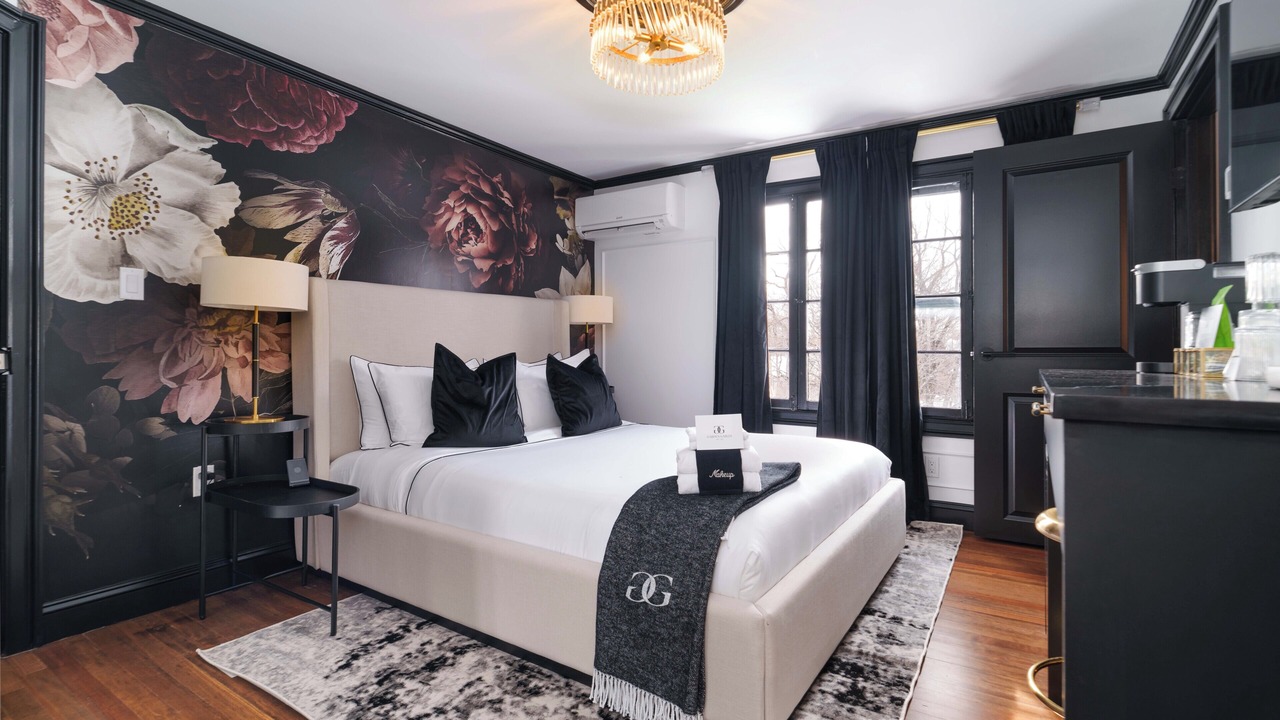 Photo of Bedroom in Lenox