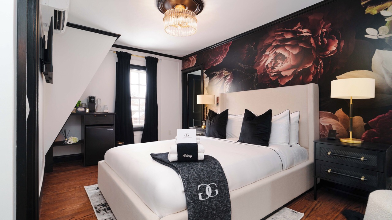Photo of Bedroom in Lenox