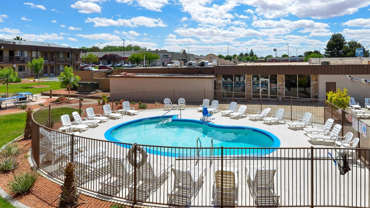 Photo of Outdoor in Page