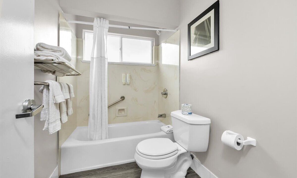 Photo of Bathroom in Outer Sunset