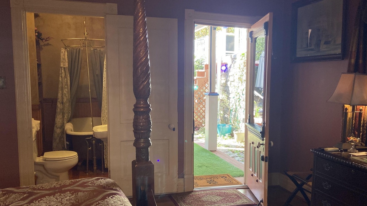 Photo of Bathroom in Eureka Springs Historic District