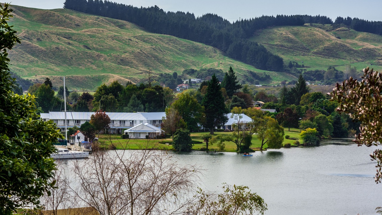 Photo of Others in Mourea