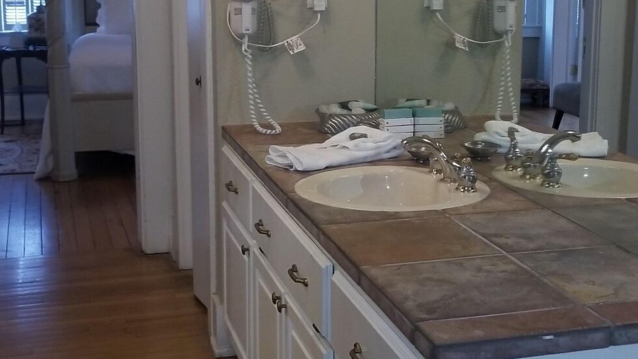 Photo of Bathroom in El Dorado