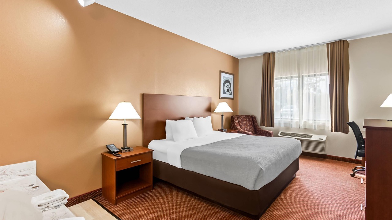Photo of Bedroom in Shorewood-Tower Hills-Harbert