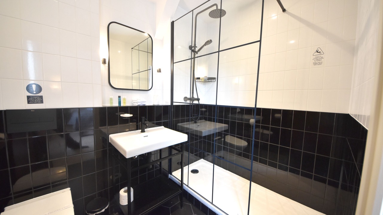 Photo of Bathroom in Crookham Village