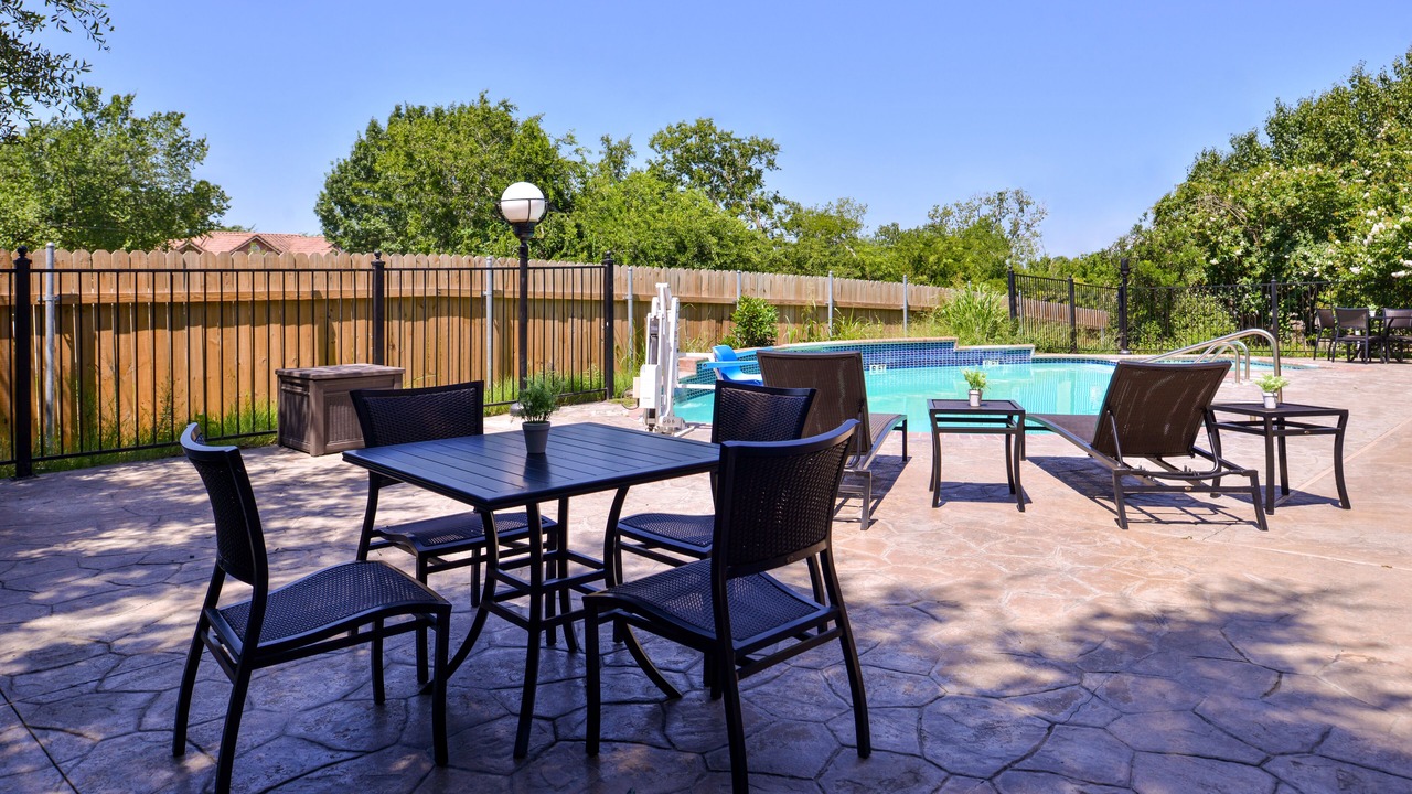 Photo of Patio Balcony in Elgin