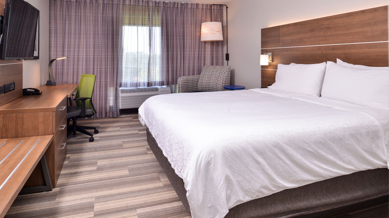 Photo of Bedroom in Elgin