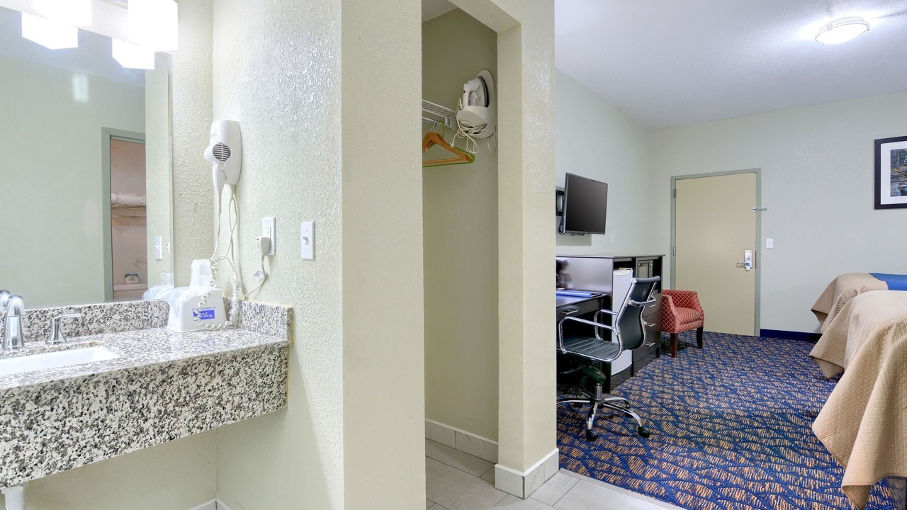 Photo of Bedroom in Ithaca