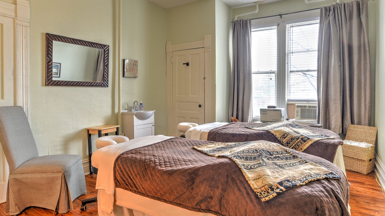 Photo of Bedroom in Hendersonville
