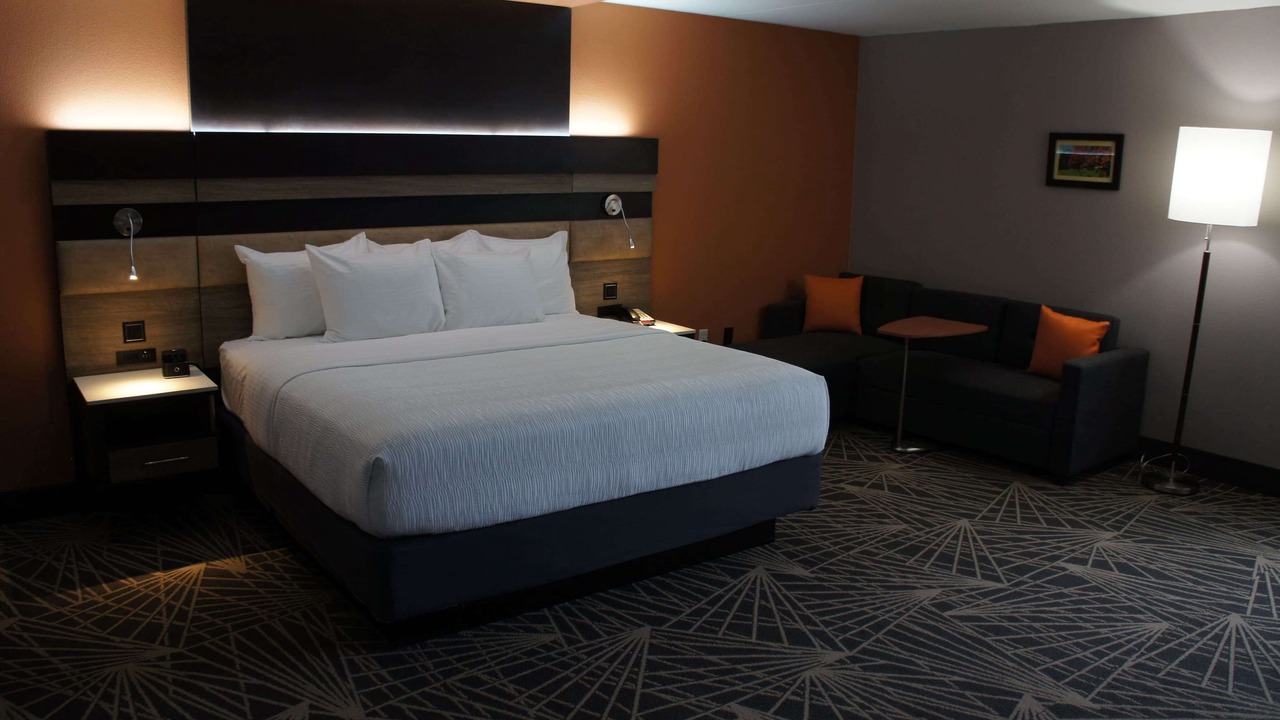 Photo of Bedroom in Branson Theater District