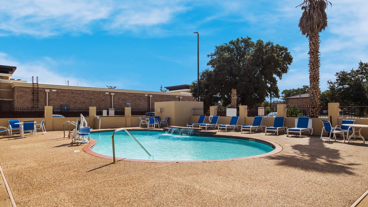 Photo of Outdoor in Woodlake - Briar Meadow