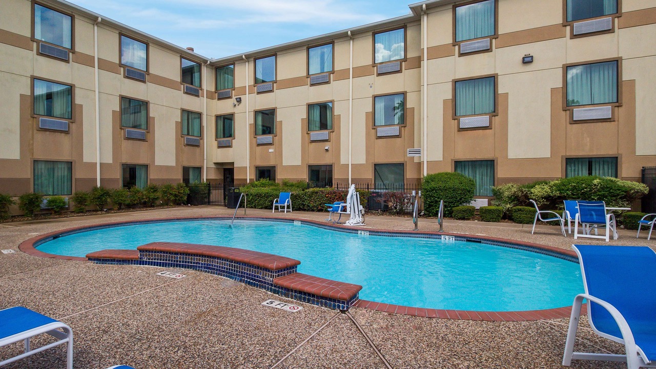 Photo of Outdoor in Woodlake - Briar Meadow