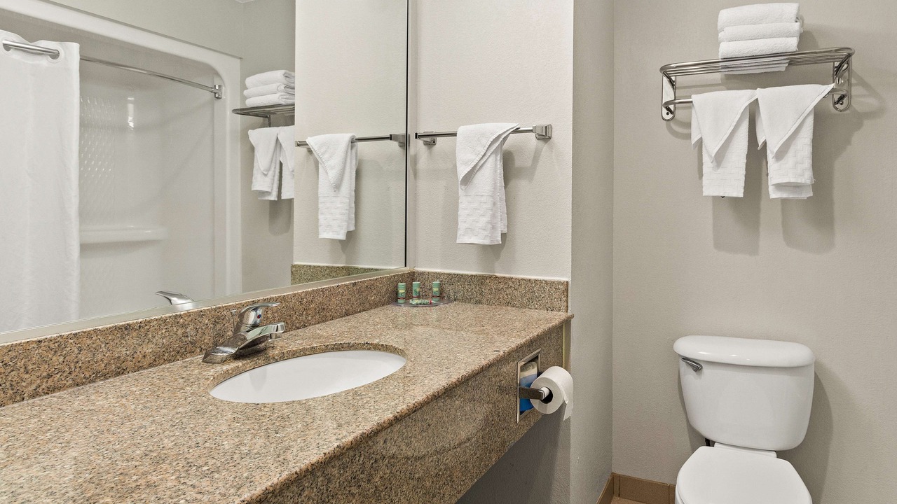 Photo of Bathroom in Woodlake - Briar Meadow