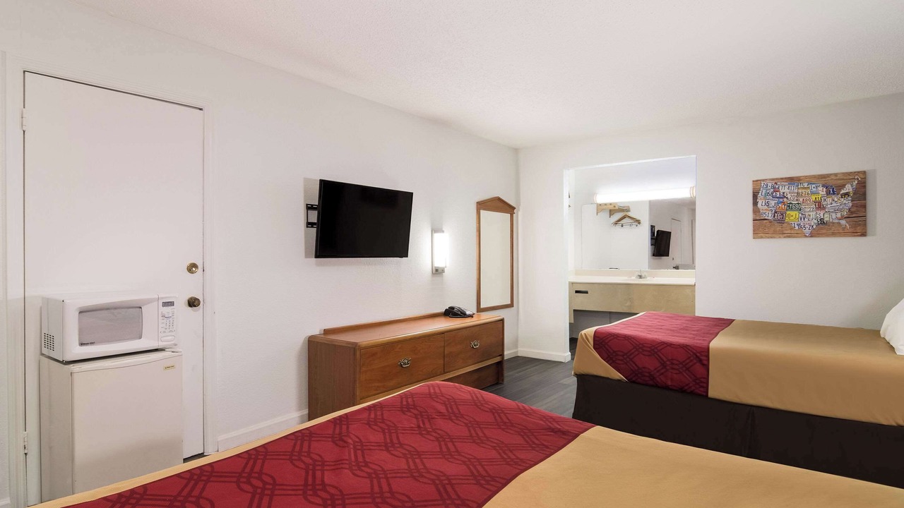 Photo of Others in Calhoun