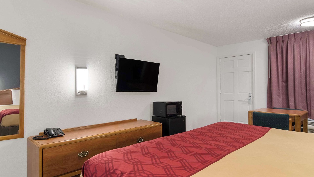 Photo of Bedroom in Calhoun