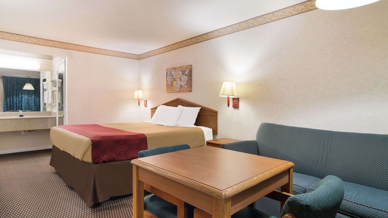 Photo of Bedroom in Calhoun