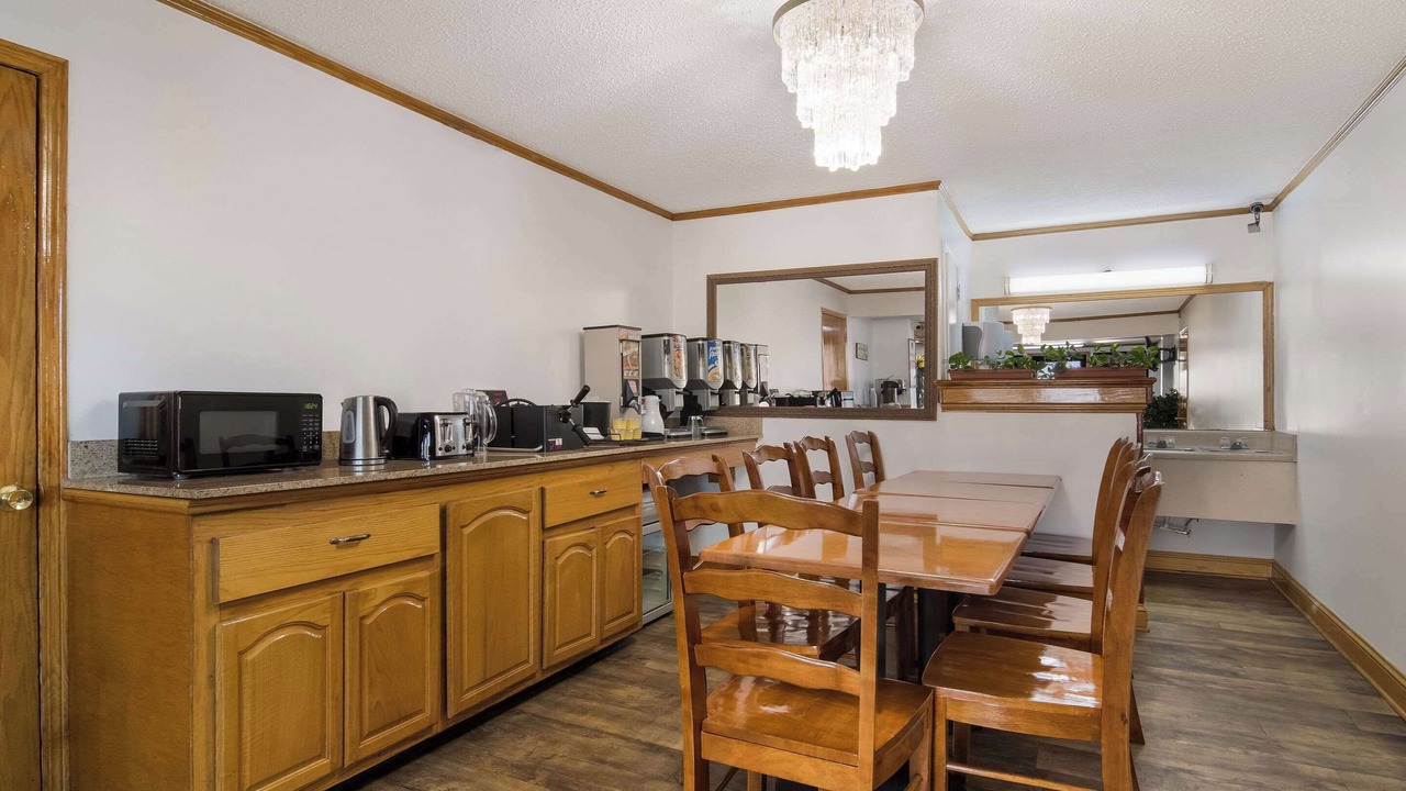 Photo of Others in Calhoun