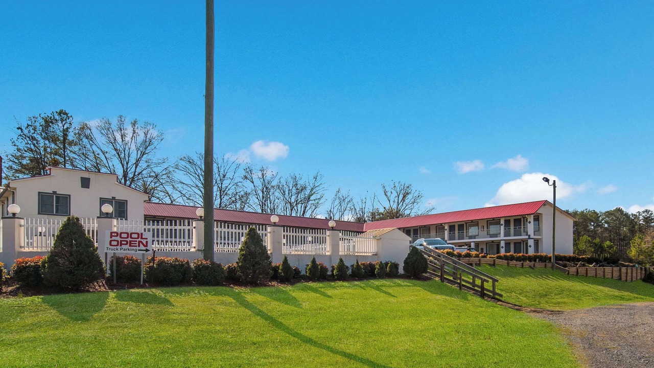 Photo of Outdoor in Calhoun