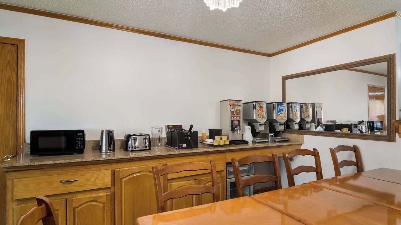 Photo of Others in Calhoun