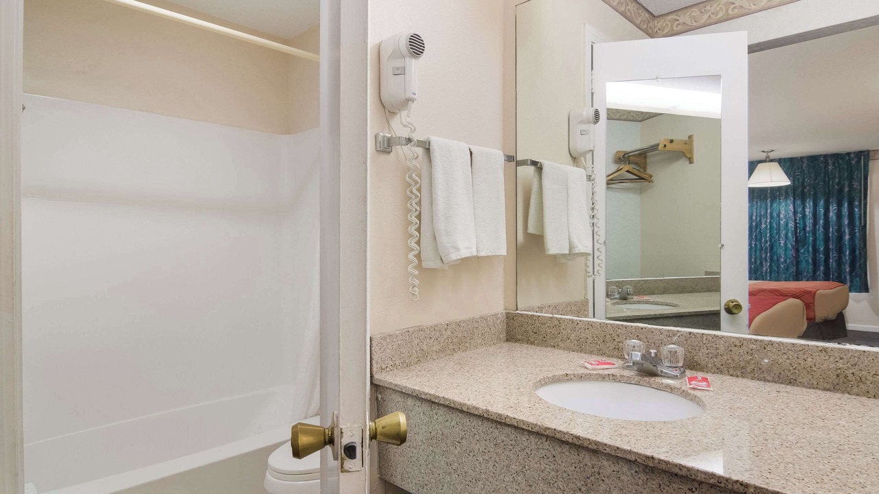 Photo of Others in Calhoun