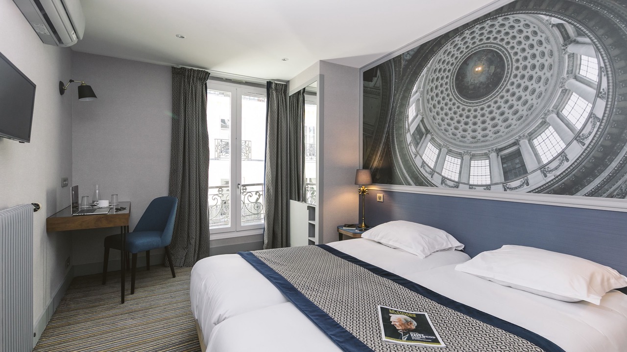 Photo of Bedroom in 5th Arrondissement