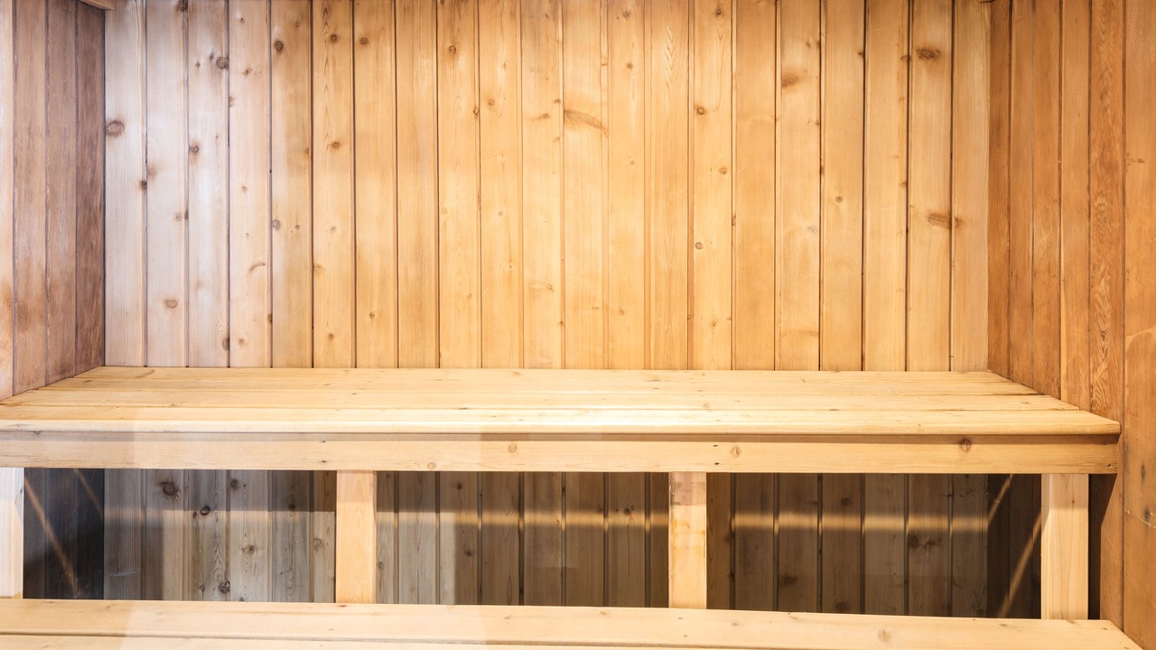 Photo of Others in Queens Square