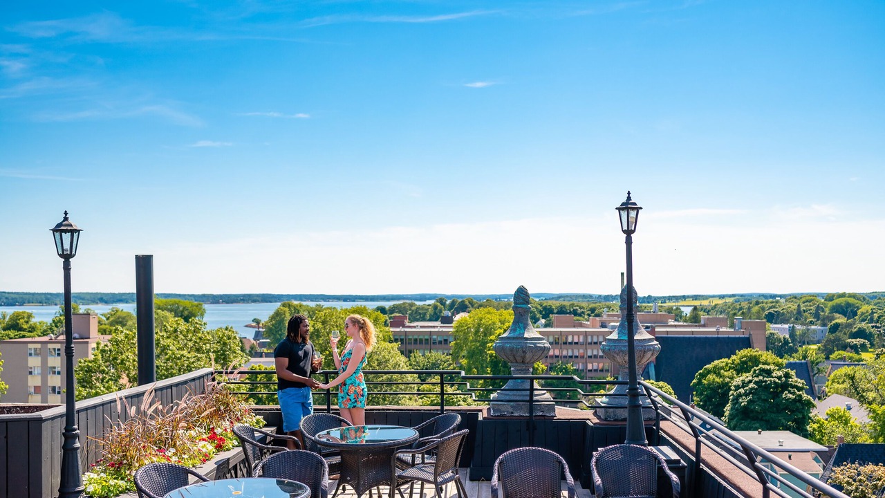 Photo of Outdoor in Queens Square