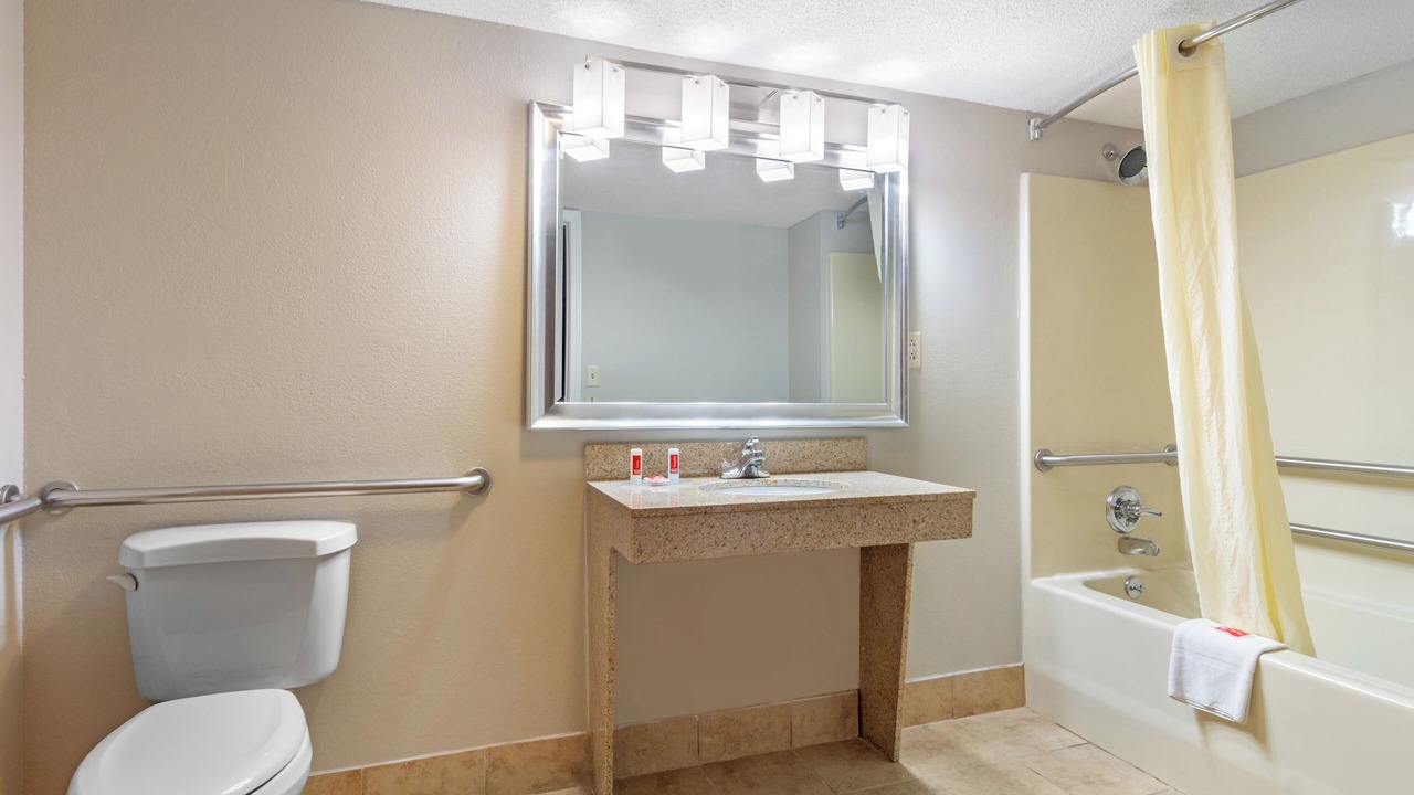 Photo of Bathroom in Byron