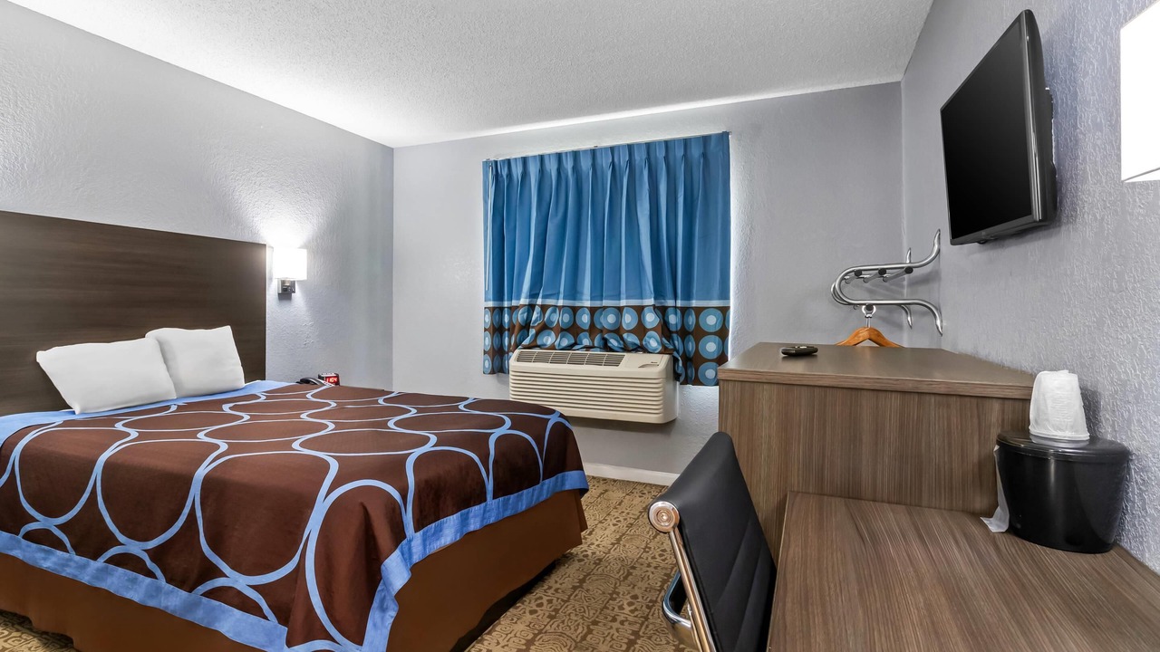 Photo of Bedroom in Delmont