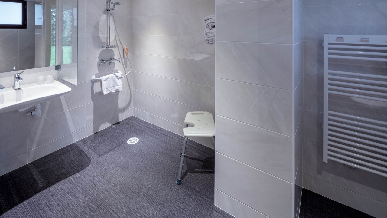 Photo of Bathroom in Mignaloux-Beauvoir