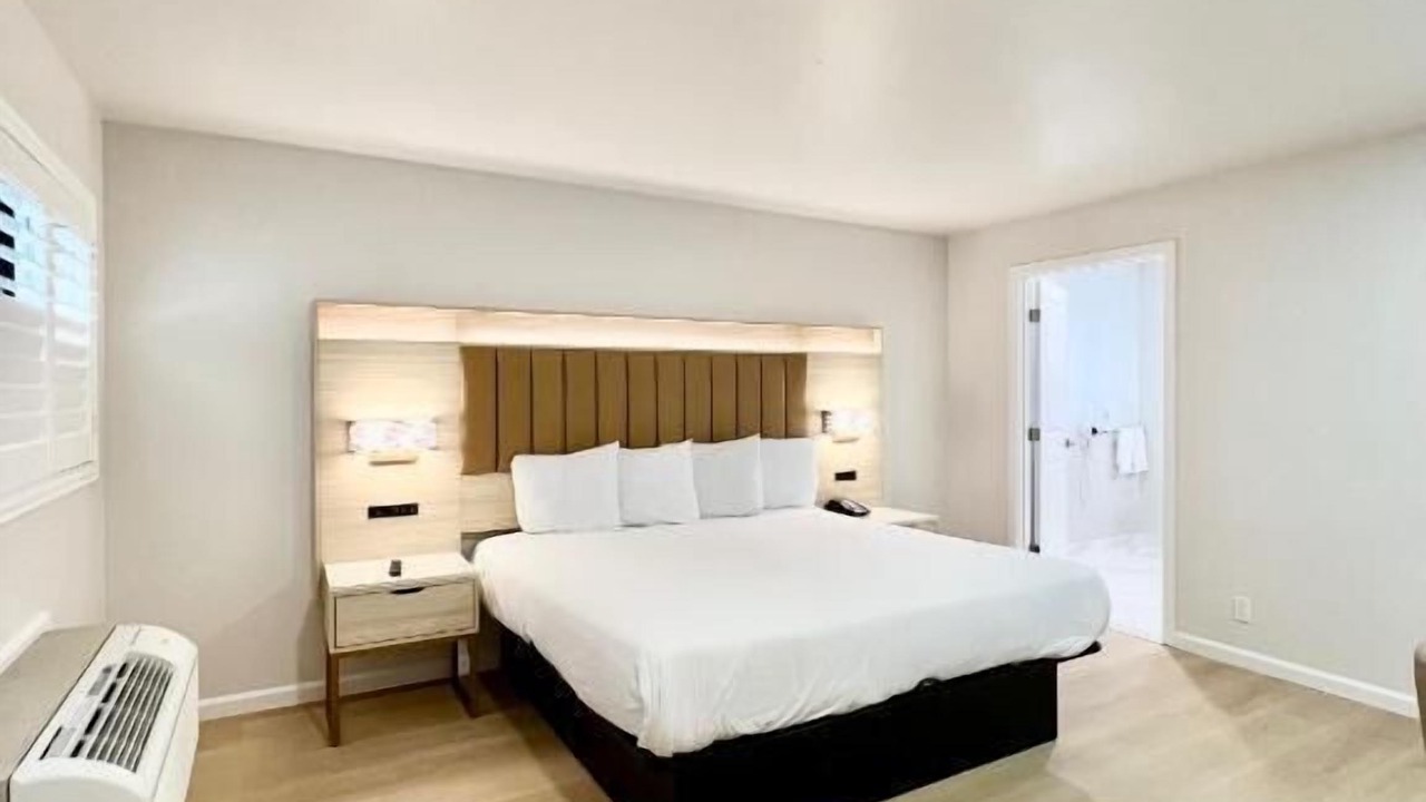 Photo of Bedroom in Nob Hill