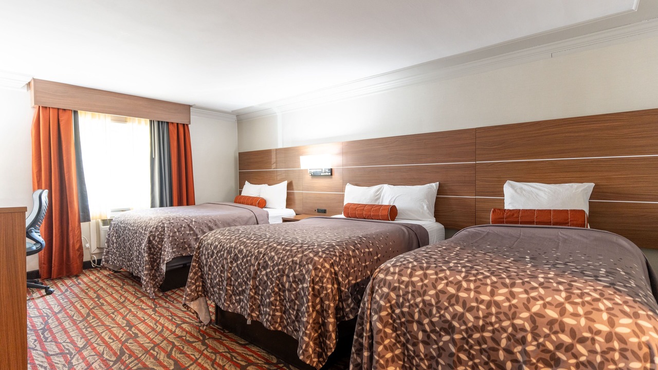 Photo of Bedroom in Downtown Niagara Falls