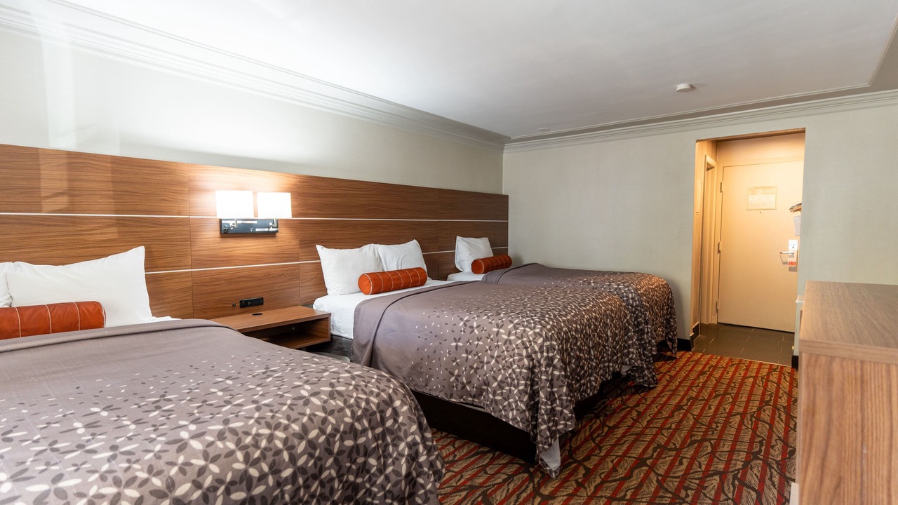 Photo of Bedroom in Downtown Niagara Falls