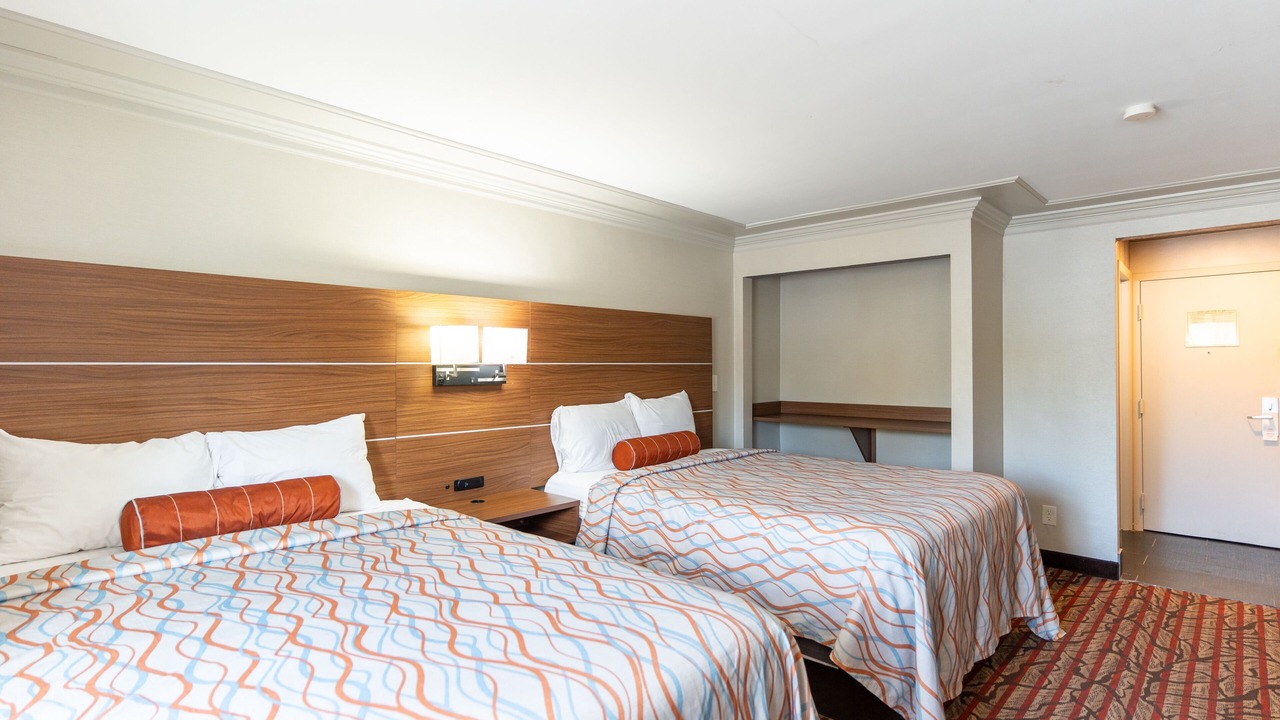 Photo of Bedroom in Downtown Niagara Falls