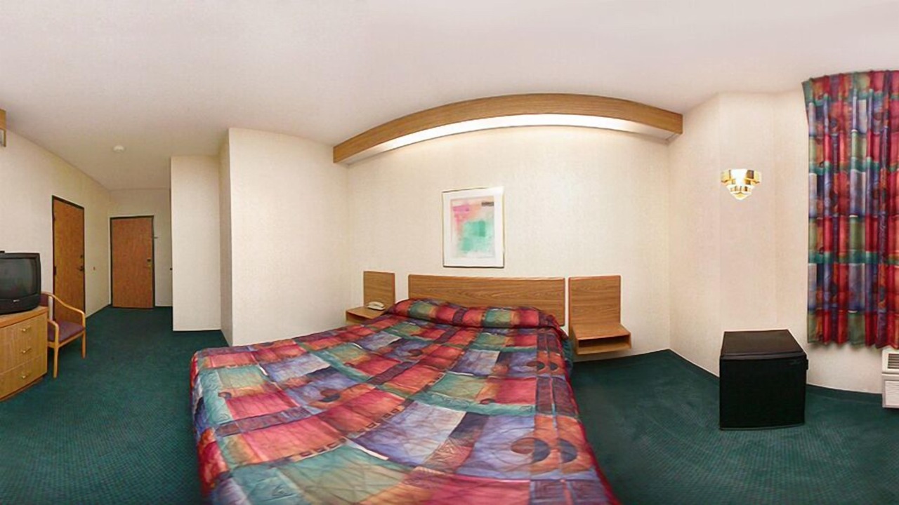 Photo of Bedroom in Salem