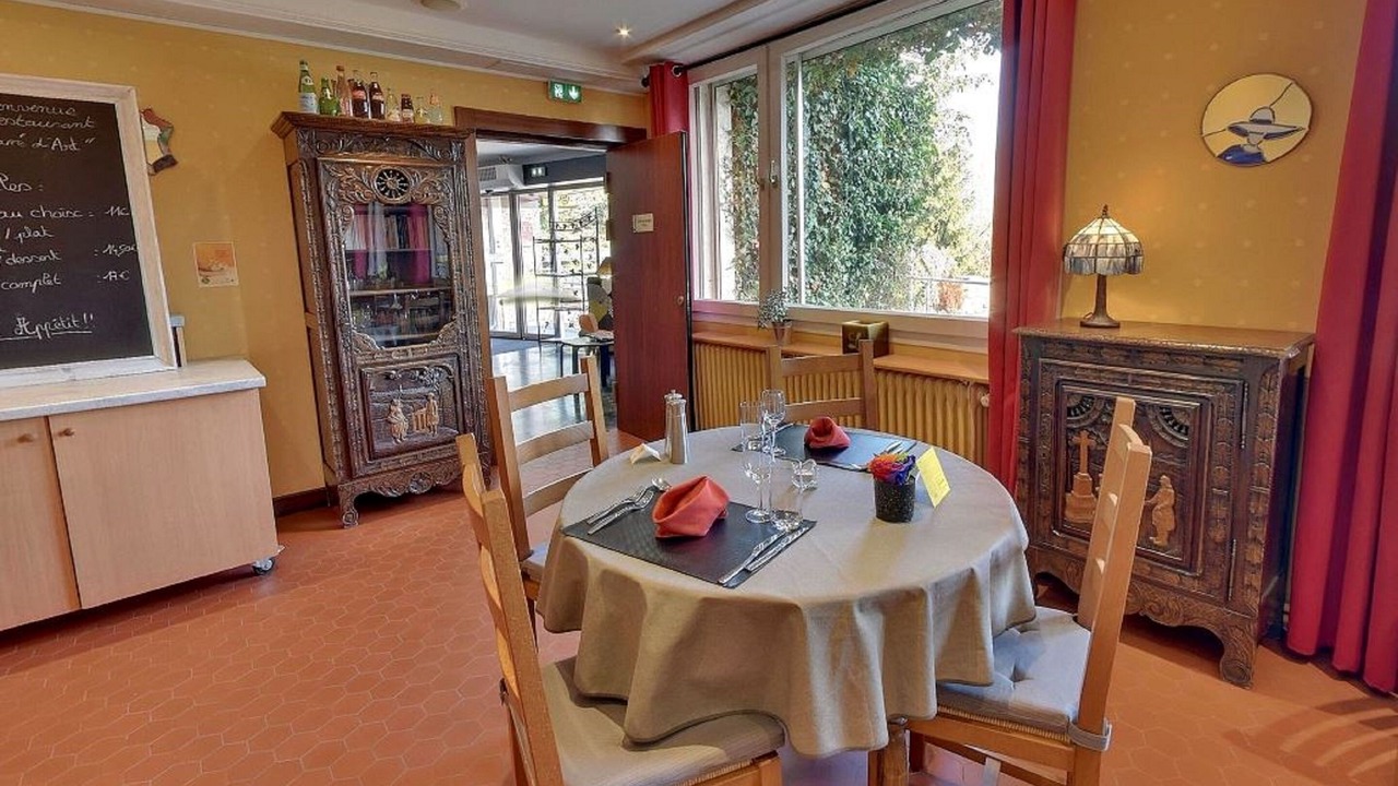 Photo of Others in Mereville