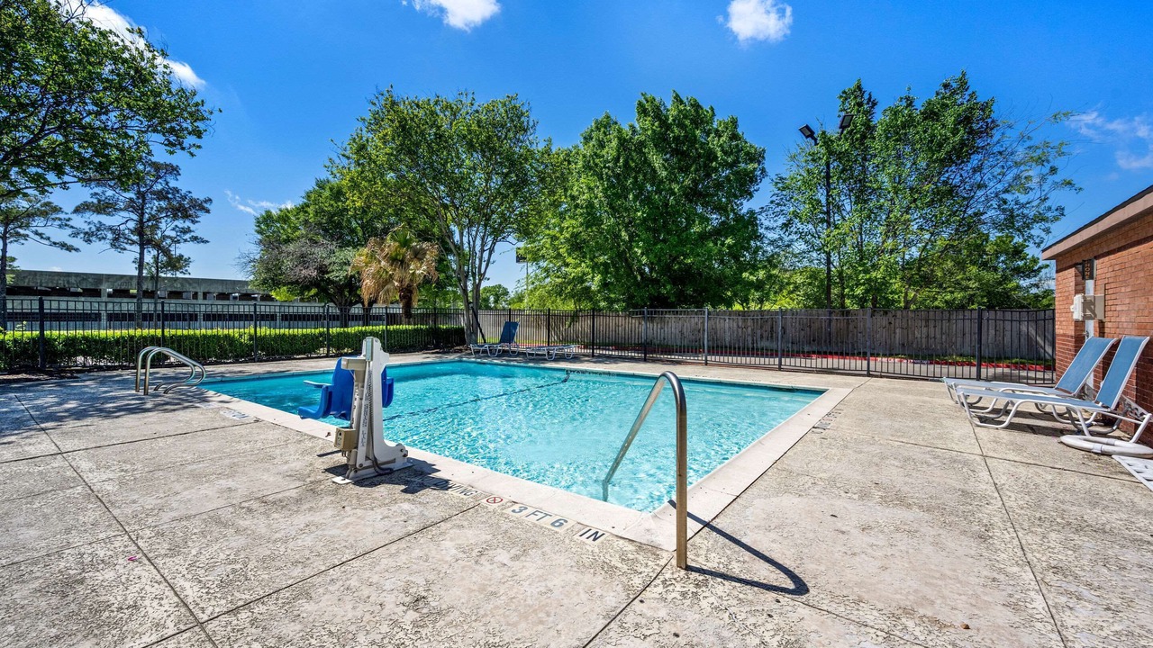 Photo of Outdoor in Greater Greenspoint