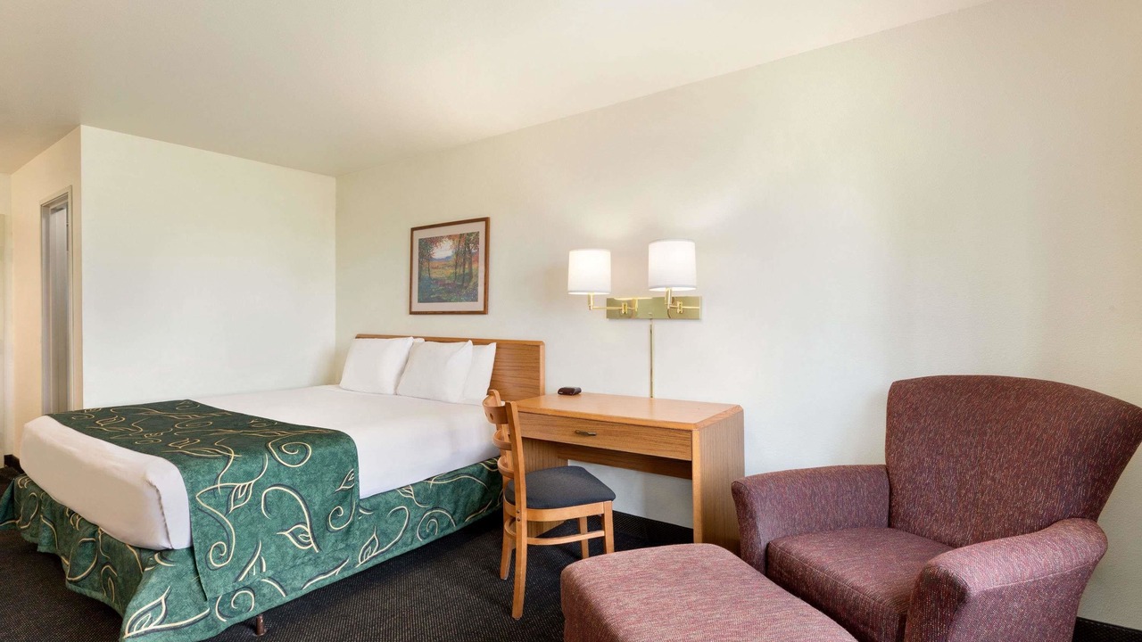 Photo of Bedroom in Sharon Springs