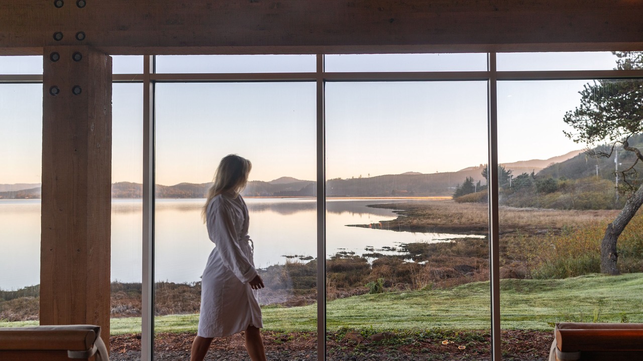 Photo of Bedroom in Gleneden Beach