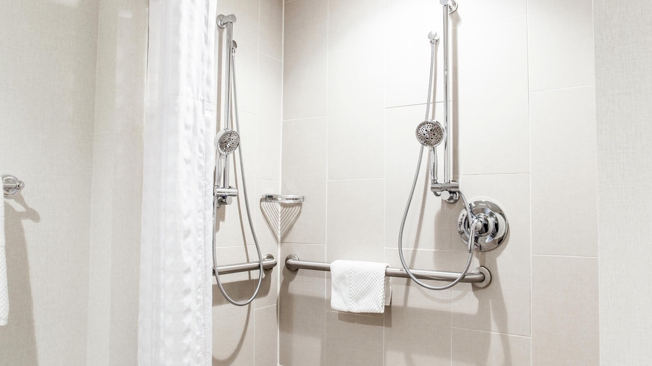 Photo of Bathroom in Russell