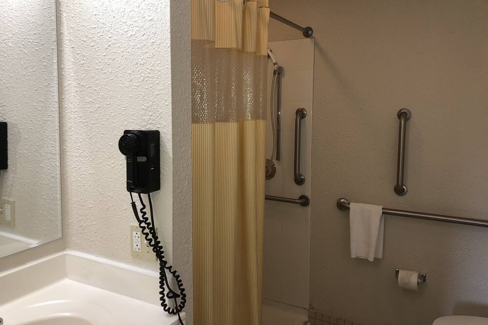 Photo of Bathroom in Coraopolis