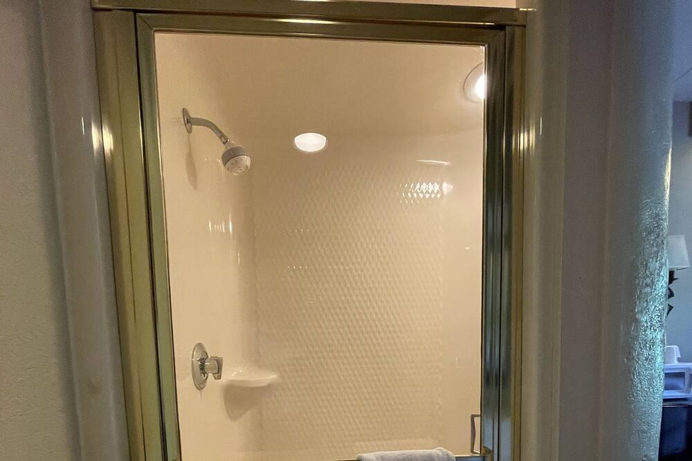Photo of Bathroom in Coraopolis