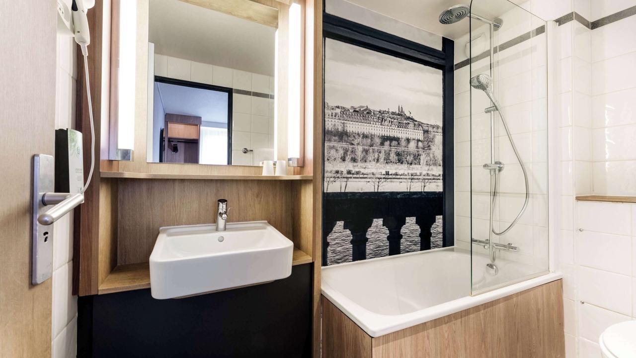 Photo of Bathroom in Curial Cambrai