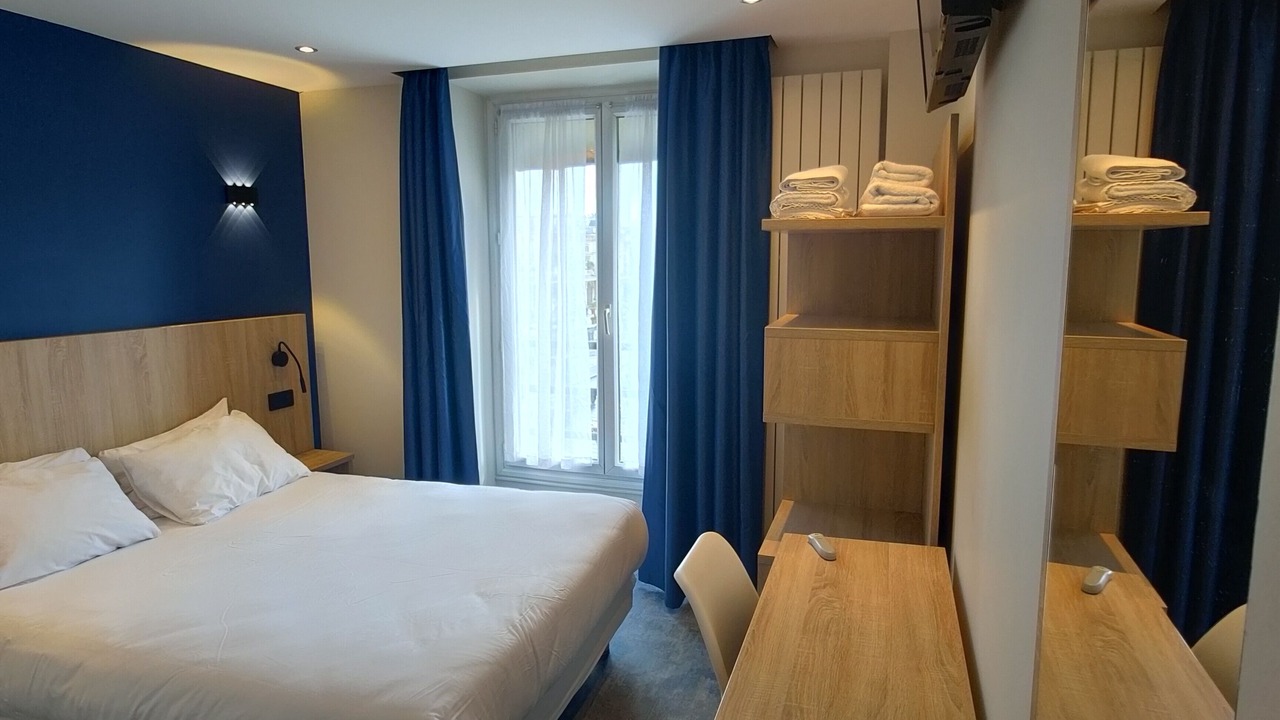 Photo of Bedroom in 10th Arrondissement
