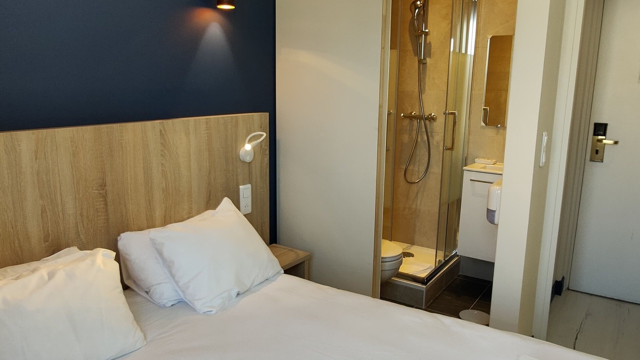 Photo of Bedroom in 10th Arrondissement