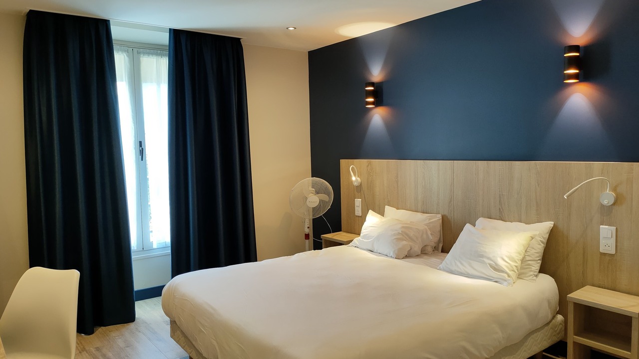 Photo of Bedroom in 10th Arrondissement