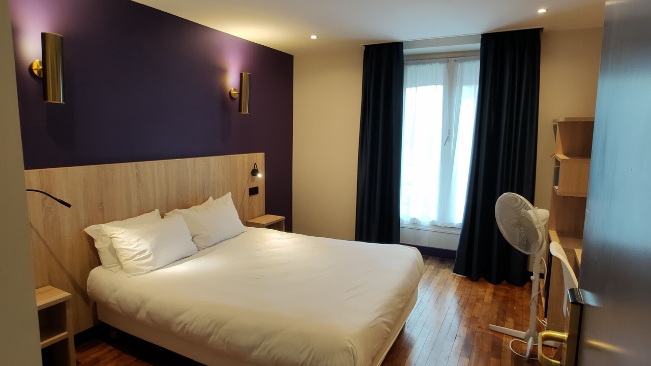 Photo of Bedroom in 10th Arrondissement