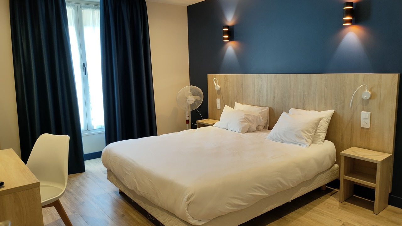 Photo of Bedroom in 10th Arrondissement